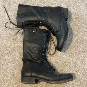 Combat boots